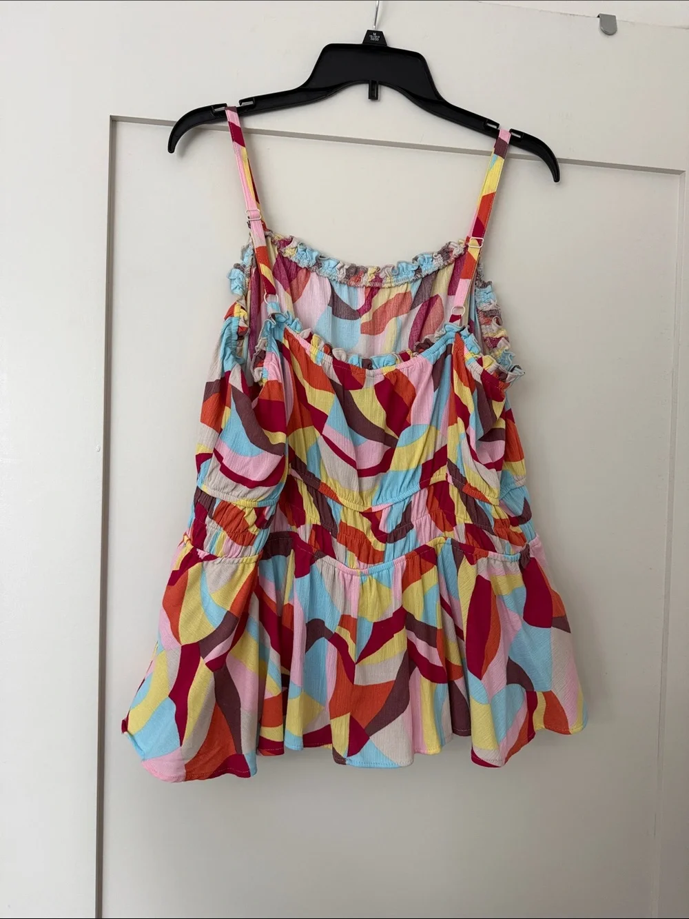 Torrid. Size 2X. Multi‑Color Abstract Ruffle Neck Tank